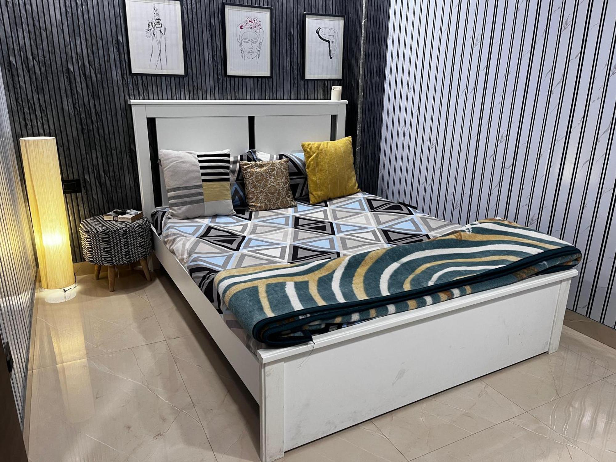 Park Stay- Compact 1bhk For Long *