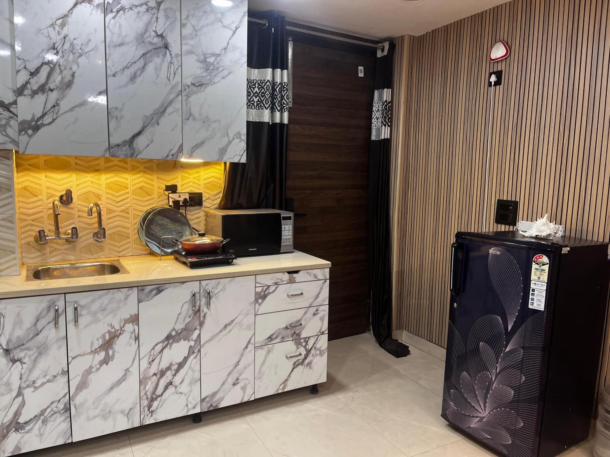 Park Stay- Compact 1bhk For Long